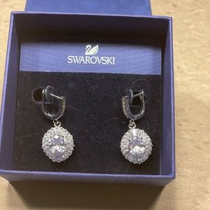 Swaroski earing in it’s box, never used